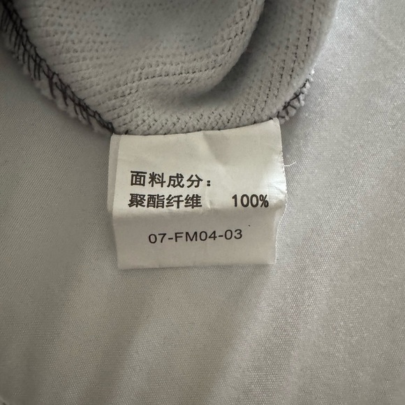 NICE SWEATER SIZE XL WOMEN. Men is M - Picture 6 of 7